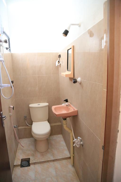 Yaarl Holiday Inn Jaffna Buitenkant foto