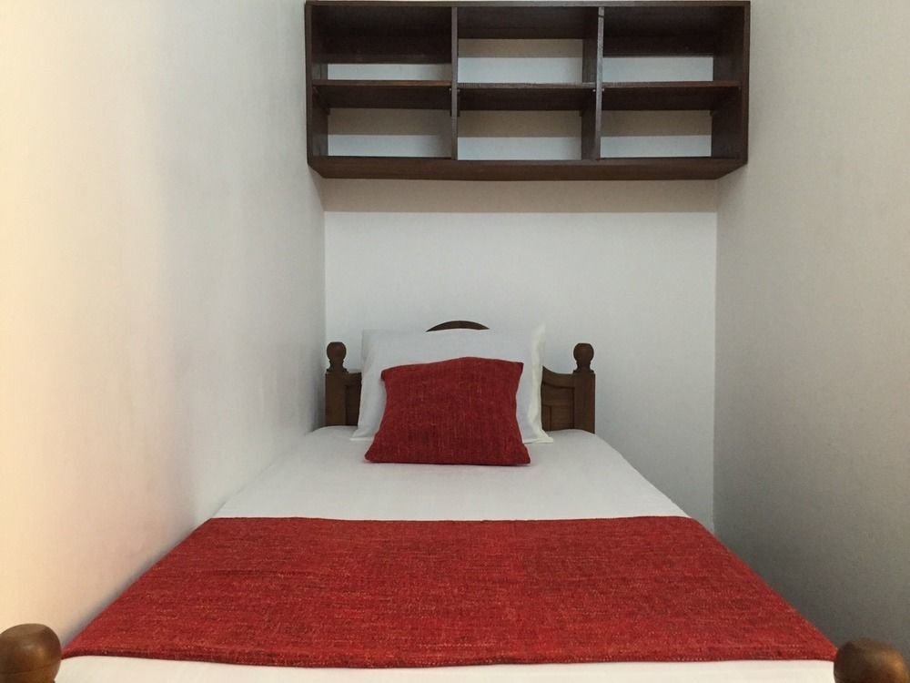 Yaarl Holiday Inn Jaffna Buitenkant foto
