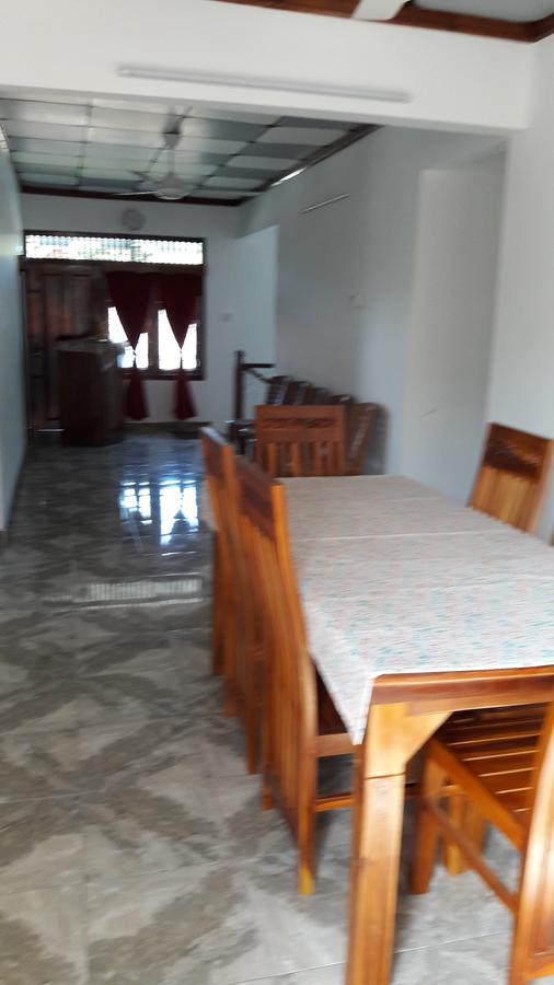 Yaarl Holiday Inn Jaffna Buitenkant foto